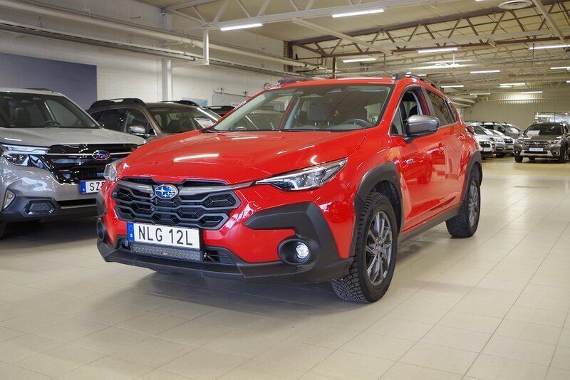 Röd Begagnad 2023 Subaru Crosstrek Kombi | 369 000 kr (Lite dyr) - Bild 1/4