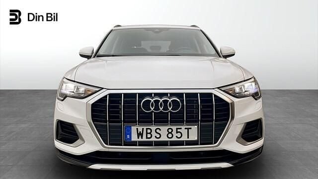 Begagnad Audi Q3 Advanced 150 HK (110 kW) 2024 Vit SUV