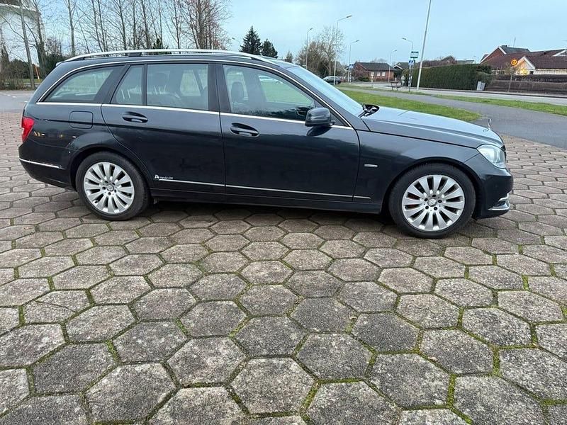 Begagnad Mercedes C250 Avantgarde 204 HK (150 kW) 2011 Svart Kombi