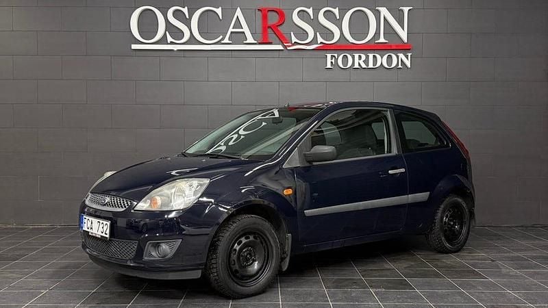 Blå Begagnad 2006 Ford Fiesta Halvkombi | 24 800 kr (Marknadspris) - Bild 1/4