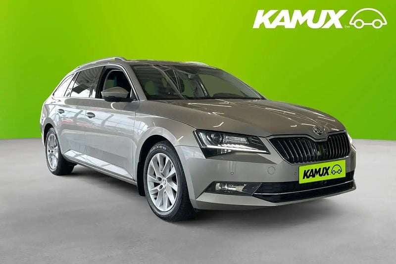Brun Begagnad 2018 Skoda Superb Business Line Kombi | 194 700 kr (Marknadspris) - Bild 1/4