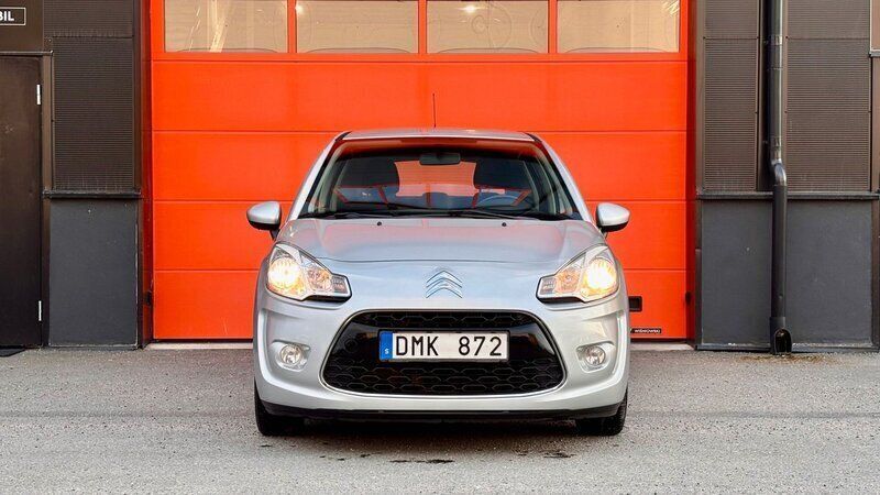 Silver Begagnad 2011 Citroën C3 Halvkombi | 49 900 kr (Marknadspris) - Bild 1/4