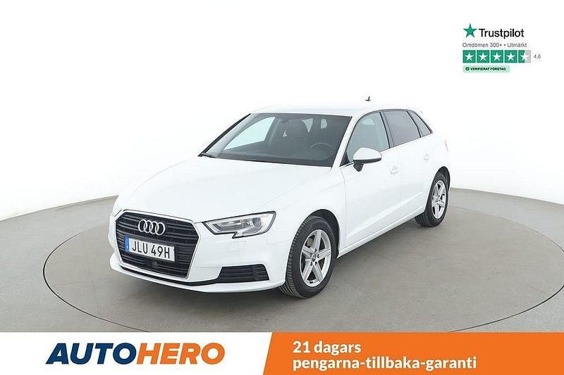 Vit Begagnad 2020 Audi A3 Sportback Proline Halvkombi | 234 000 kr (Marknadspris) - Bild 1/4