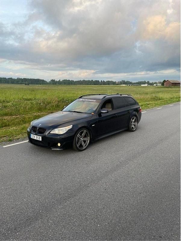 Svart Begagnad 2006 BMW 525 M Sport Kombi | 68 000 kr (Lite dyr) - Bild 1/4