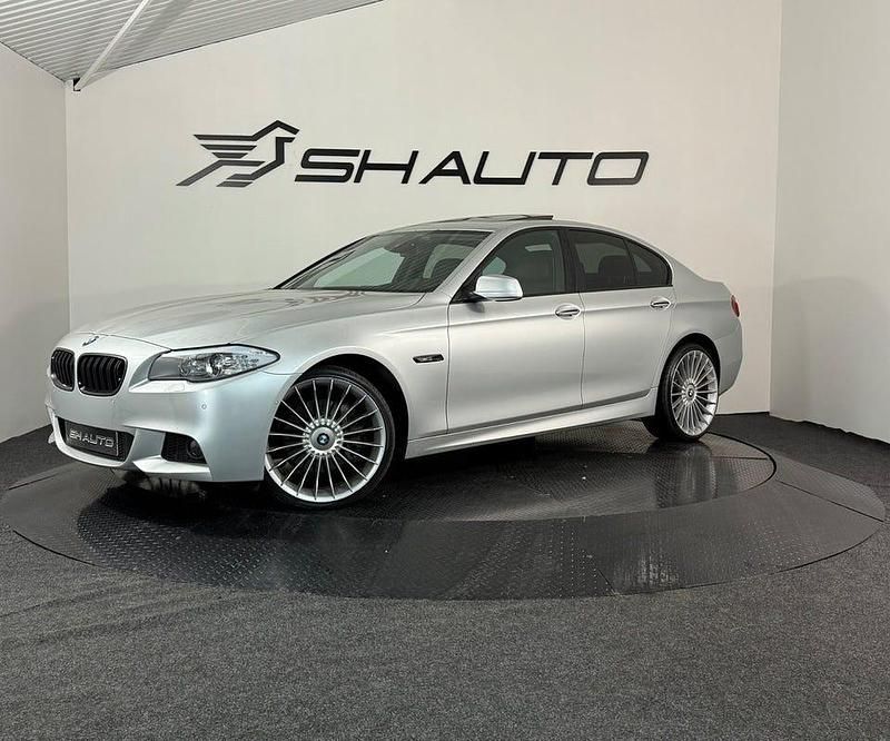 Silver Begagnad 2012 BMW 530 Sedan | 164 900 kr (Dyr) - Bild 1/4