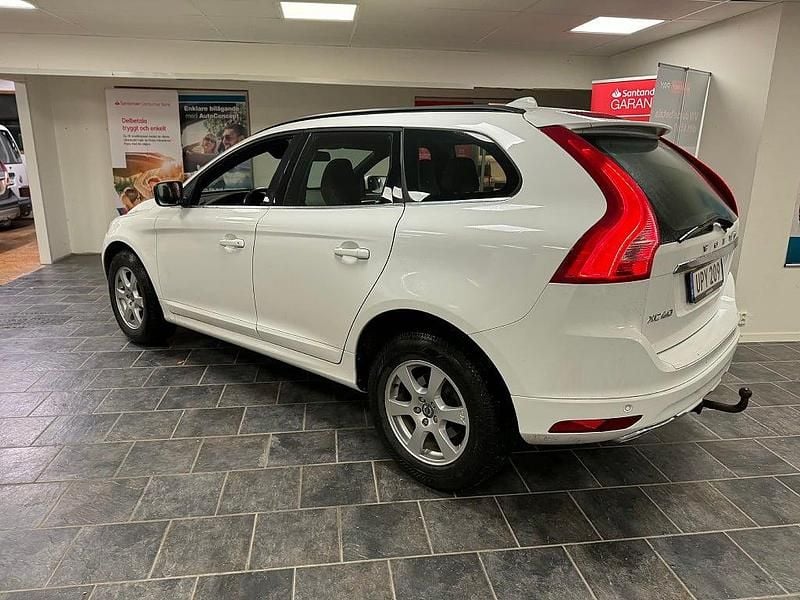 Begagnad Volvo XC60 Momentum 181 HK (133 kW) 2014 Vit SUV