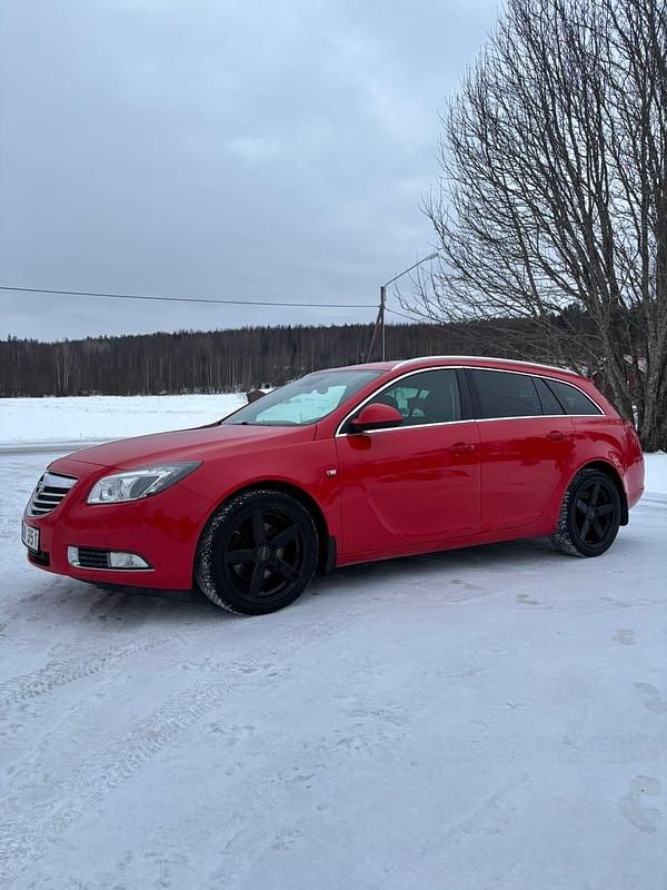 Begagnad 2012 Opel Insignia Kombi | 60 000 kr (Lite dyr) - Bild 1/4