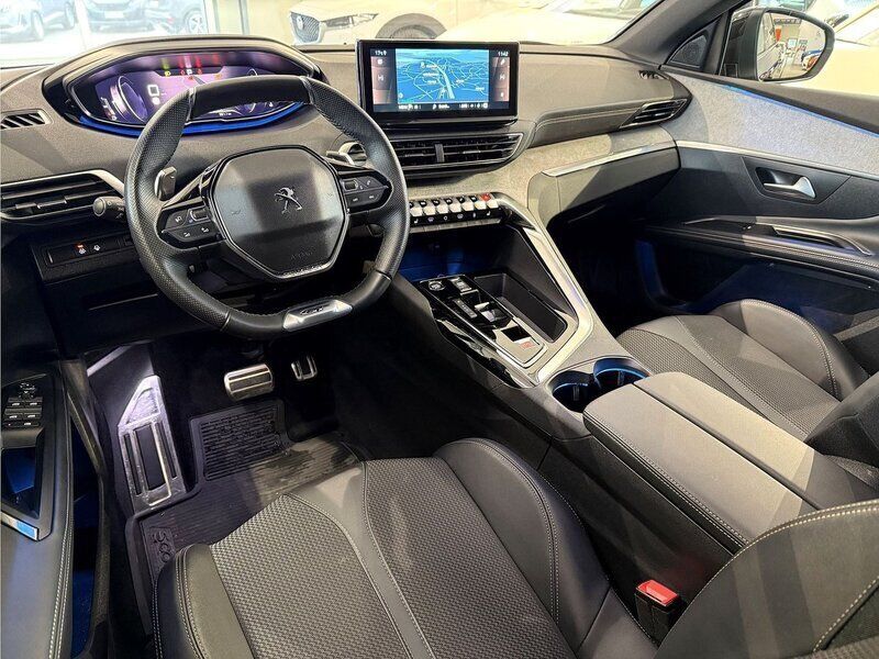 Begagnad Peugeot 5008 GTi 131 HK (96 kW) 2023 Svart Minibuss