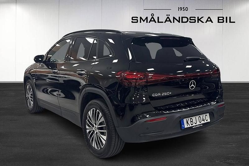 Begagnad Mercedes EQA250+ 139 kW (190 HK) 2023 Svart SUV