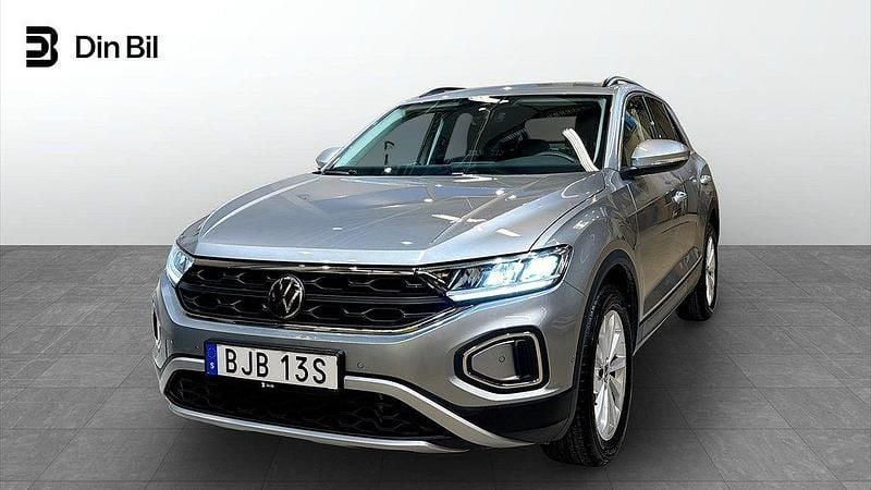 Silver Begagnad 2024 VW T-Roc Life SUV | 319 900 kr (Lite dyr) - Bild 1/4