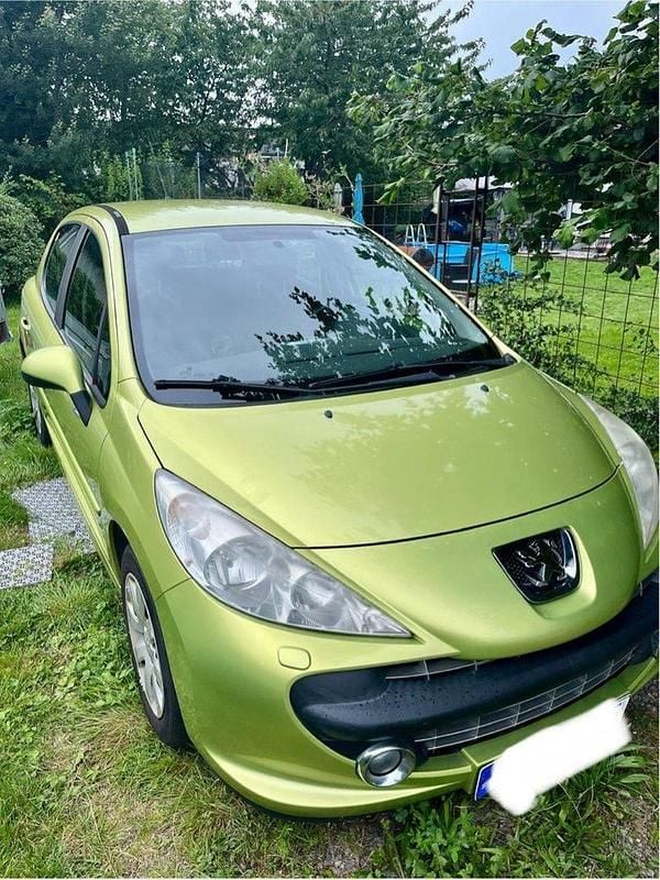 Grön Begagnad 2008 Peugeot 207 Halvkombi | 30 000 kr (Marknadspris) - Bild 1/2