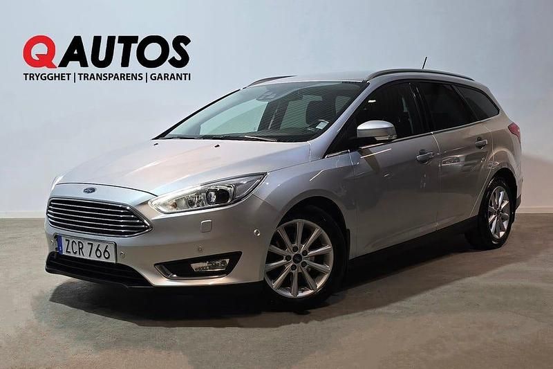 Grå Begagnad 2018 Ford Focus Titanium Kombi | 134 800 kr (Marknadspris) - Bild 1/3