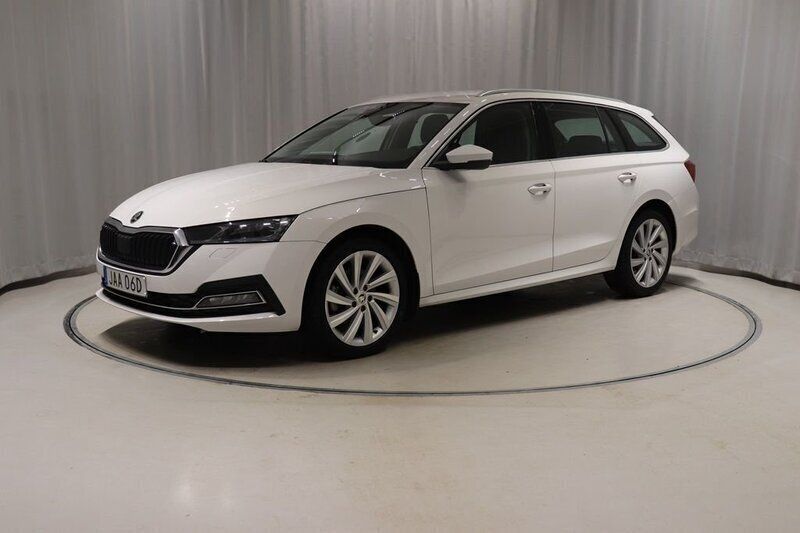 Vit Begagnad 2022 Skoda Octavia Kombi | 318 800 kr (Bra pris) - Bild 1/4