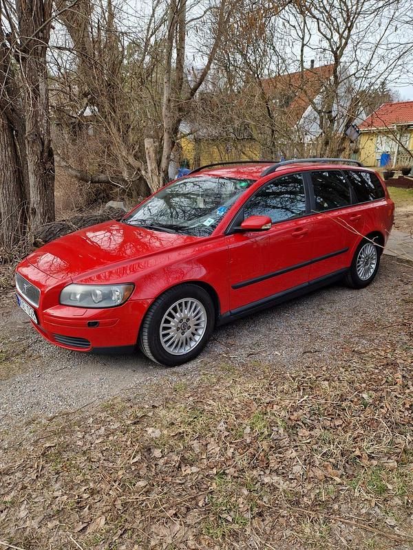 Begagnad 2005 Volvo V50 Kombi | 39 900 kr (Dyr) - Bild 1/4