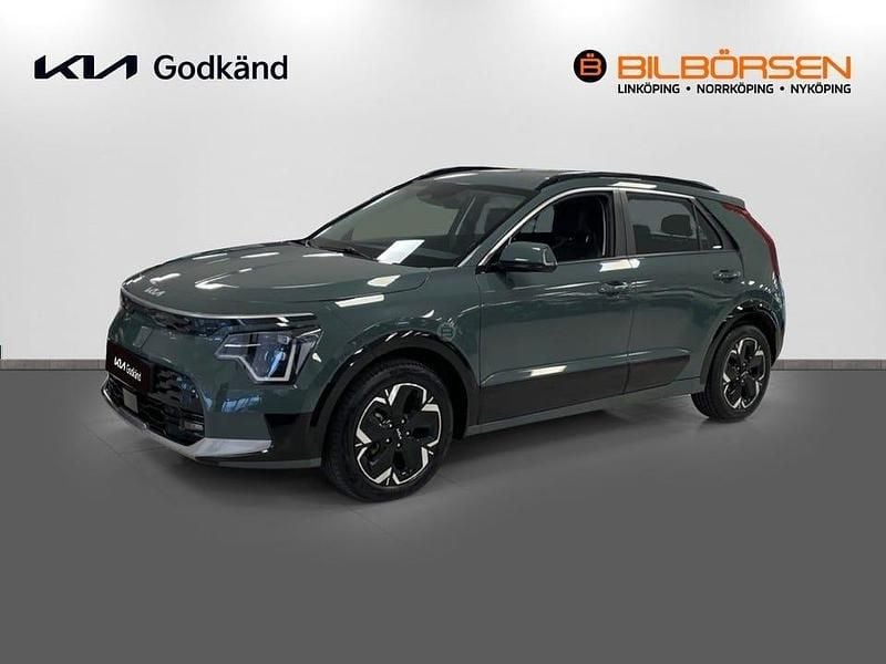 /cge/ city scape green Begagnad 2023 Kia e-Niro SUV | 329 900 kr (Lite dyr) - Bild 1/4