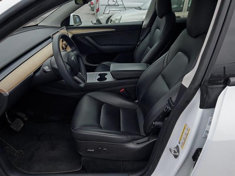 Begagnad 2022 Tesla Model Y Long Range AWD SUV | 325 000 kr (Marknadspris) - Bild 1/4