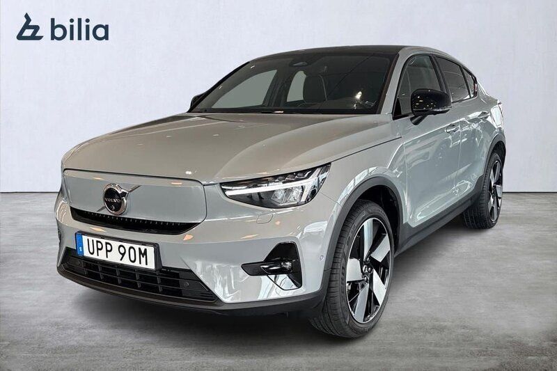 Grå Begagnad 2024 Volvo EC40 Plus SUV | 494 900 kr (Marknadspris) - Bild 1/3