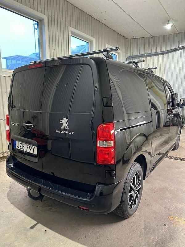 Begagnad Peugeot Expert 177 HK (130 kW) 2023 Van