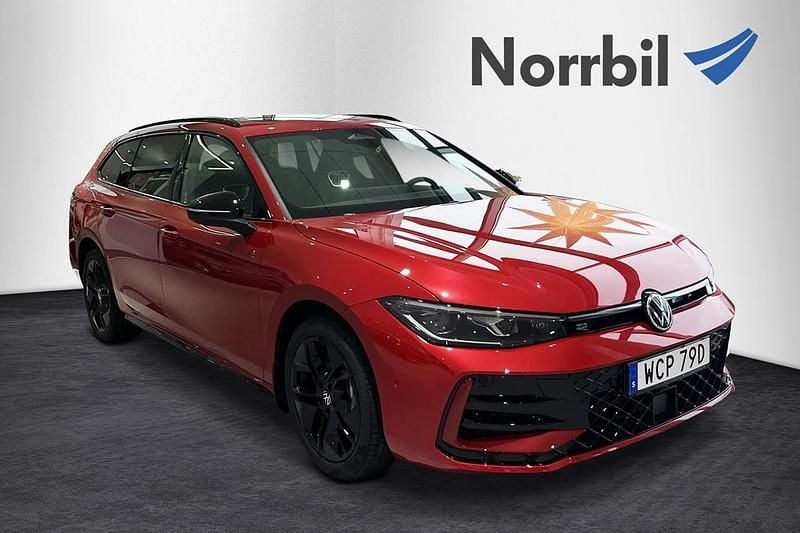 Röd Ny 2026 VW Passat Kombi | 573 500 kr (Lite dyr) - Bild 1/4