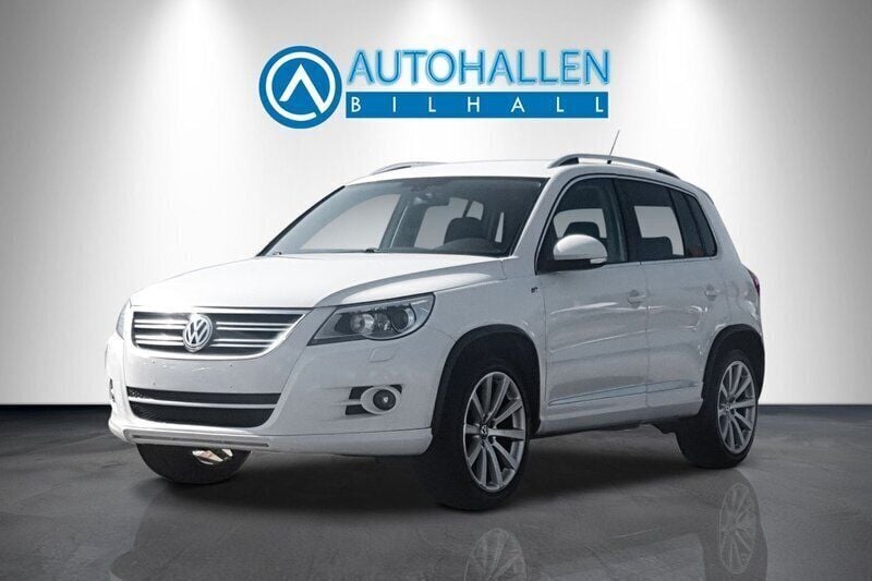 Vit Begagnad 2010 VW Tiguan R-line SUV | 99 400 kr (Marknadspris) - Bild 1/4