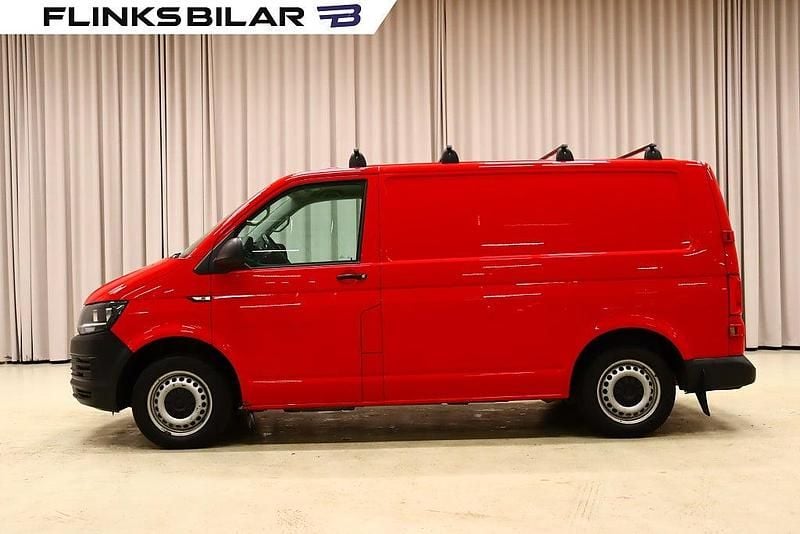 Röd Begagnad 2016 VW Transporter Van | 119 900 kr - Bild 1/4