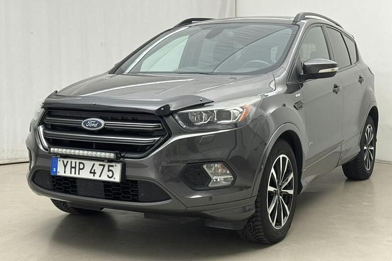 Grå Begagnad 2017 Ford Kuga ST-Line SUV | 138 000 kr (Superpris) - Bild 1/4