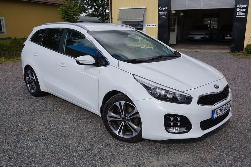 Vit Begagnad 2016 Kia Ceed Sportswagon GT-Line Kombi | 159 900 kr (Lite dyr) - Bild 1/4