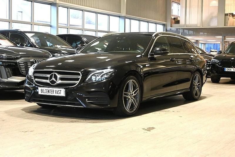Svart Begagnad 2017 Mercedes E220 AMG Kombi | 219 000 kr (Marknadspris) - Bild 1/4