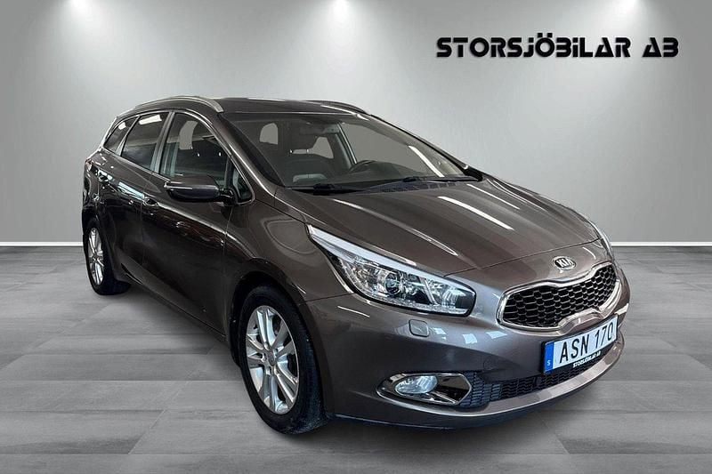 Ljusbrun Begagnad 2014 Kia Ceed Sportswagon Comfort Kombi | 109 000 kr (Lite dyr) - Bild 1/4