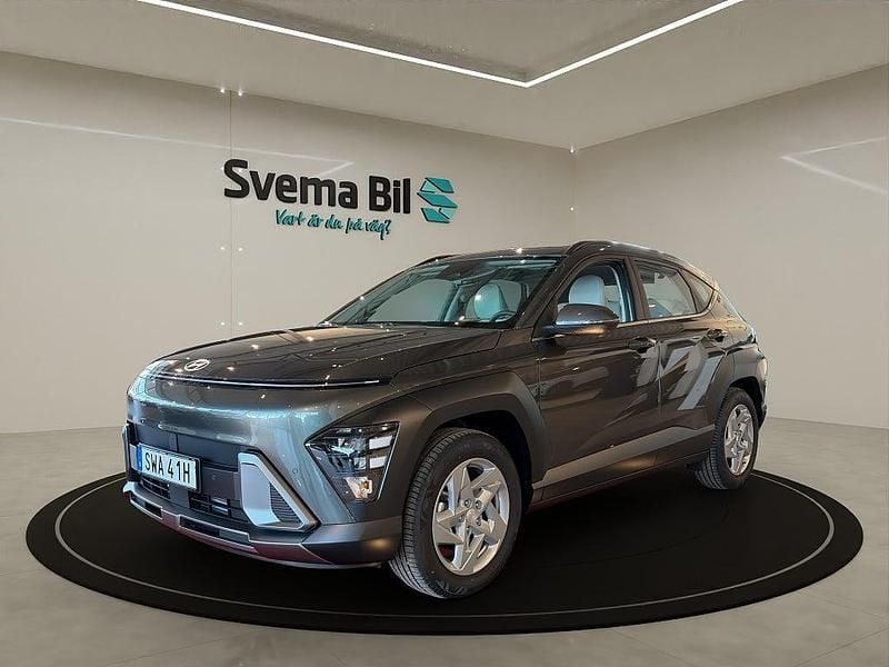 Begagnad Hyundai Kona Essential 120 HK (88 kW) 2024 Amazon grey metallic SUV