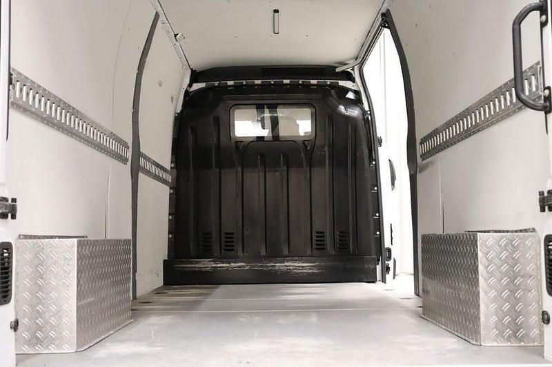 Begagnad Nissan NV400 180 HK (132 kW) 2020 Vit Van