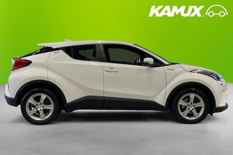Begagnad Toyota C-HR Active 122 HK (89 kW) 2018 Vit SUV