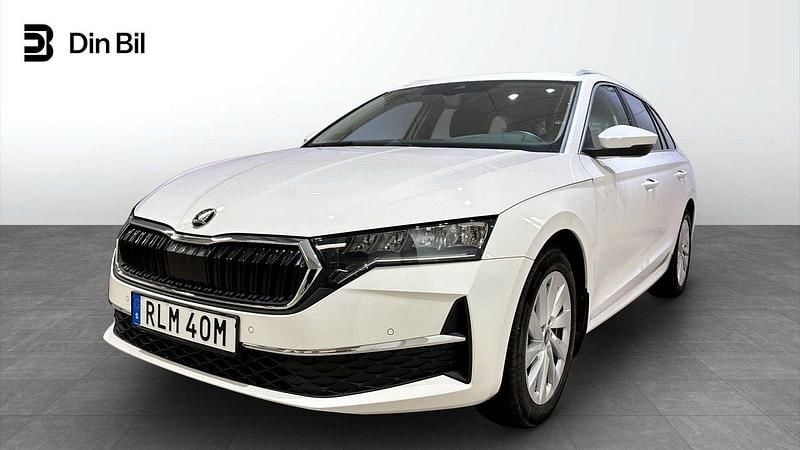 Vit Begagnad 2025 Skoda Octavia Selection Kombi | 314 900 kr (Dyr) - Bild 1/4