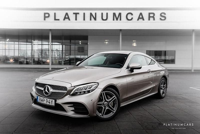 Grå Begagnad 2018 Mercedes C180 AMG Sportkupé | 289 000 kr (Marknadspris) - Bild 1/4