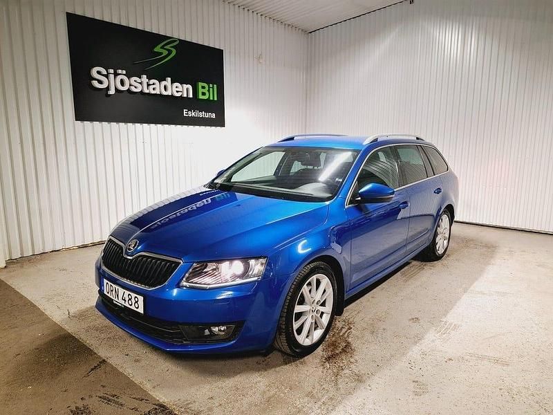 Begagnad Skoda Octavia Style 150 HK (110 kW) 2016 Blå Kombi
