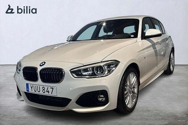 Vit Begagnad 2017 BMW 118 M Sport Halvkombi | 189 000 kr (Marknadspris) - Bild 1/3