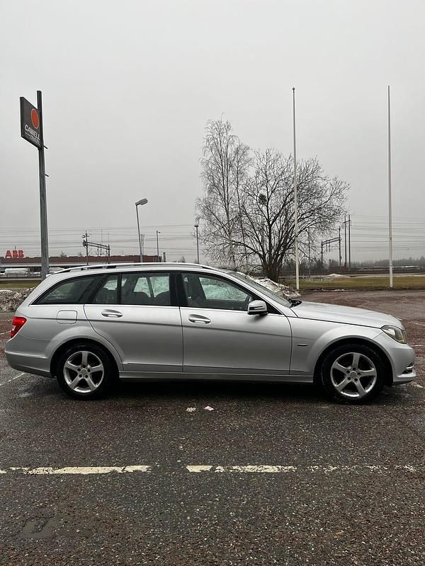 Begagnad Mercedes C180 156 HK (114 kW) 2012