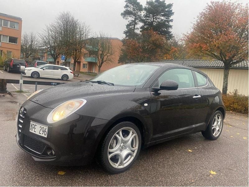 Svart Begagnad 2010 Alfa Romeo MiTo Distinctive Halvkombi | 45 000 kr - Bild 1/4
