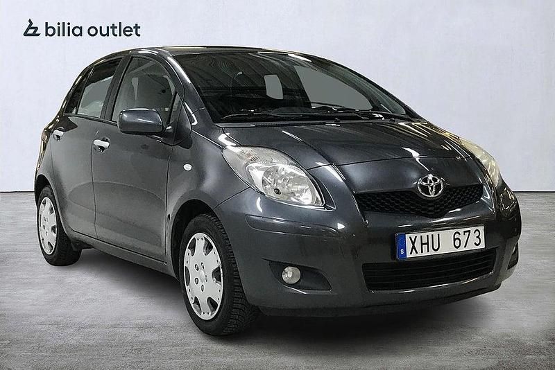 Begagnad Toyota Yaris 2011 Grå