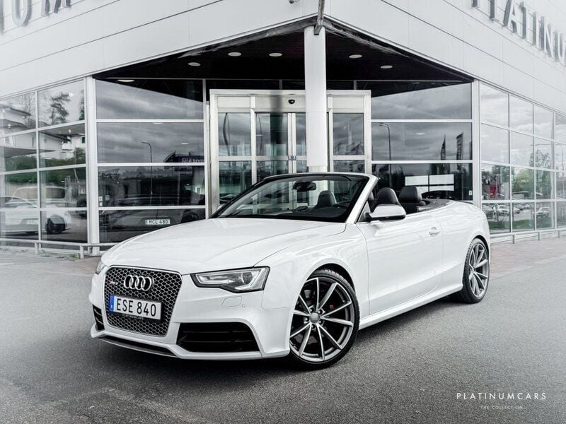Vit Begagnad 2013 Audi RS5 Cab | 499 000 kr (Lite dyr) - Bild 1/4