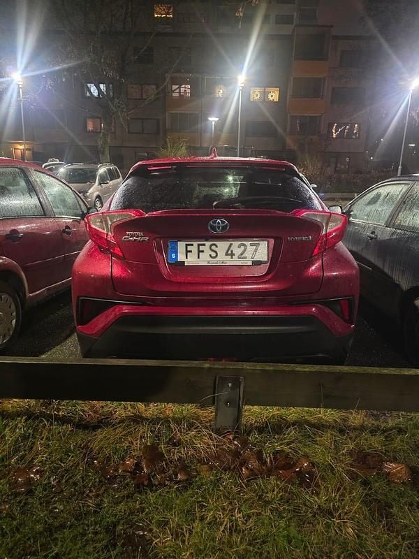 Begagnad 2018 Toyota C-HR SUV | 180 000 kr (Bra pris) - Bild 1/4