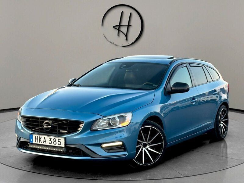 Blå Begagnad 2014 Volvo V60 R-Design Kombi | 129 900 kr (Dyr) - Bild 1/4