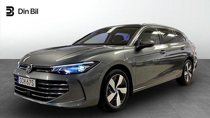 Begagnad VW Passat Business 150 HK (110 kW) 2024 Grå Kombi