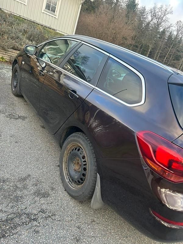 Begagnad 2012 Opel Astra Kombi | 30 000 kr (Marknadspris) - Bild 1/4