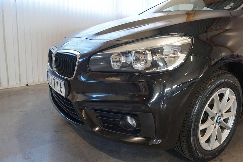 Begagnad BMW 218 Active Tourer Advantage 136 HK (100 kW) 2015 Svart Minibuss