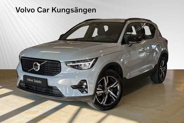 Begagnad 2025 Volvo XC40 SUV | 399 900 kr (Marknadspris) - Bild 1/3