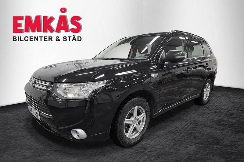 Begagnad Mitsubishi Outlander 203 HK (149 kW) 2014 Svart SUV