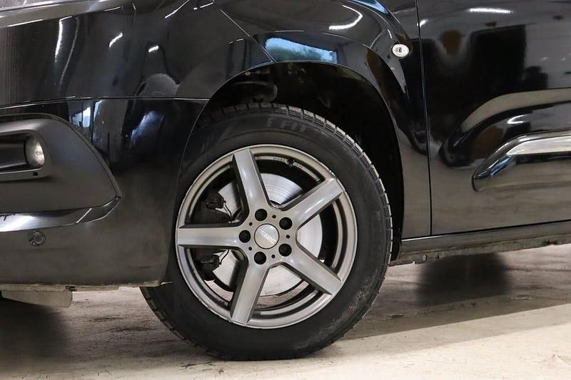 Begagnad Toyota Proace City City 131 HK (96 kW) 2020 Svart (svart metallice) Minibuss