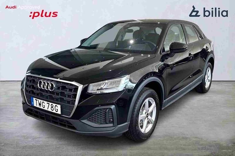 Svart Ny 2024 Audi Q2 SUV | 314 500 kr (Marknadspris) - Bild 1/1