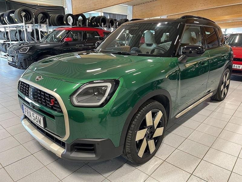 Grön Begagnad 2024 Mini Countryman SUV | 484 900 kr (Dyr) - Bild 1/4